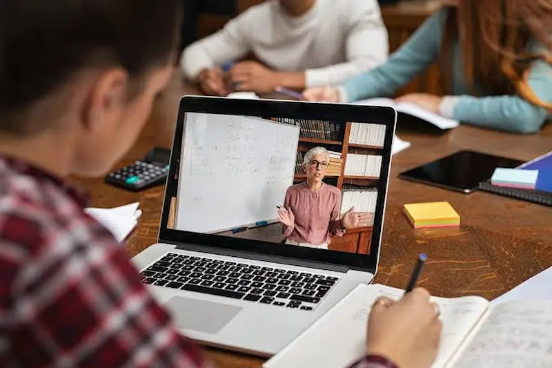 Benefits of Using Online Learning Platforms